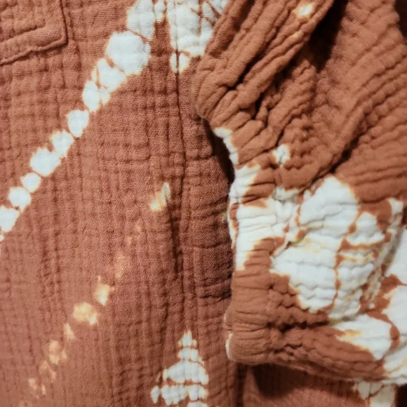 FFB NWOT Tunic Med tie dye brown and white 3/4 sleeve button up - Picture 3 of 8